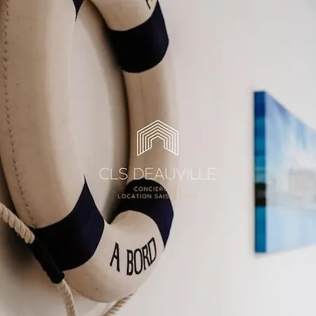 1 Mirabeau C.l.s Apartman