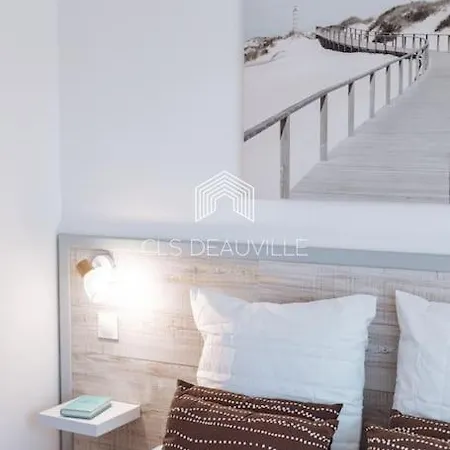 1 Mirabeau C.l.s Apartman