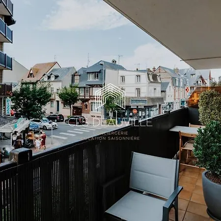 1 Mirabeau C.l.s Apartman