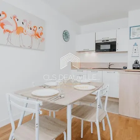 Apartman 1 Mirabeau C.l.s