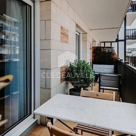 1 Mirabeau C.l.s Apartment